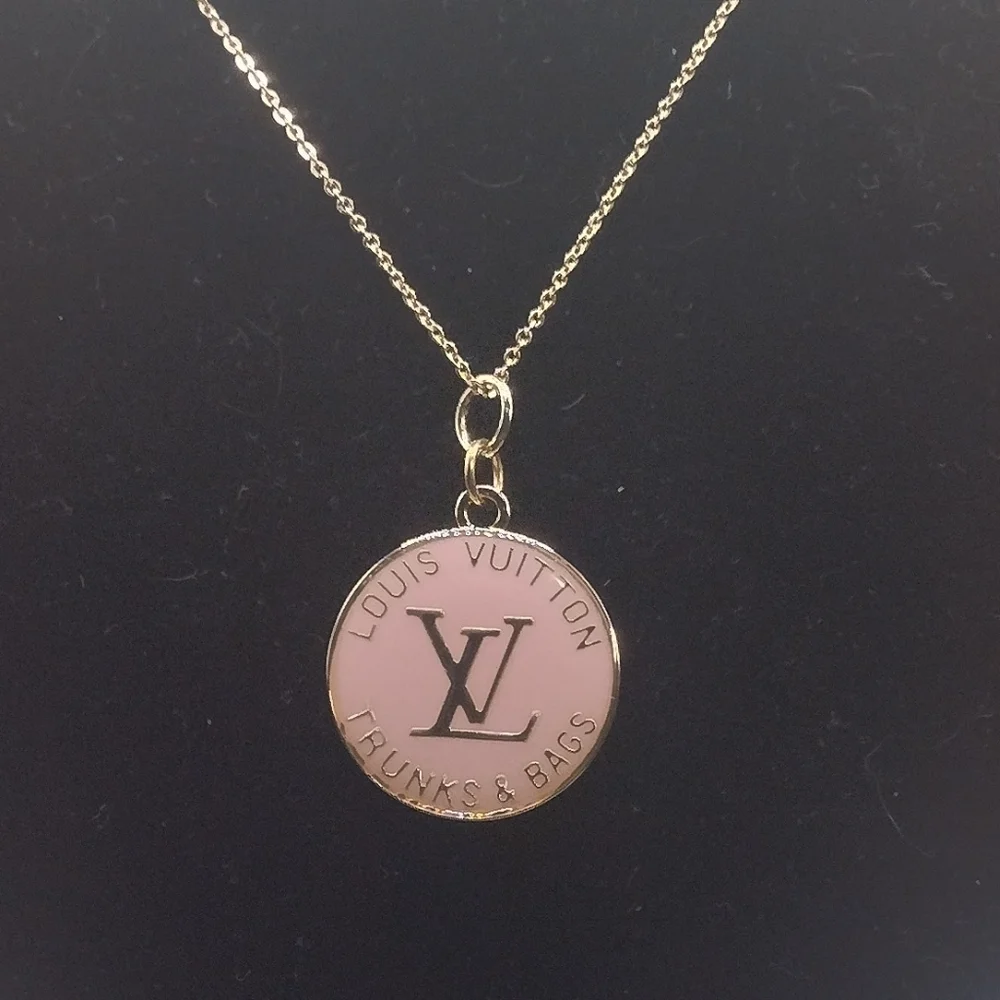 LOUIS VUITTON LV ZIPPER PULL CHARM, gold tone metal, PINK 25mm - Picture 7 of 8